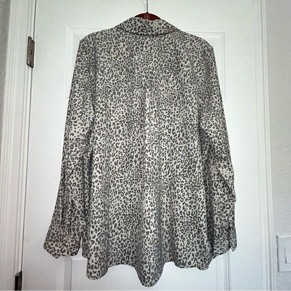 D&Co. Denim + Company Animal Print Button Front Blouse Top - Picture 4 of 6